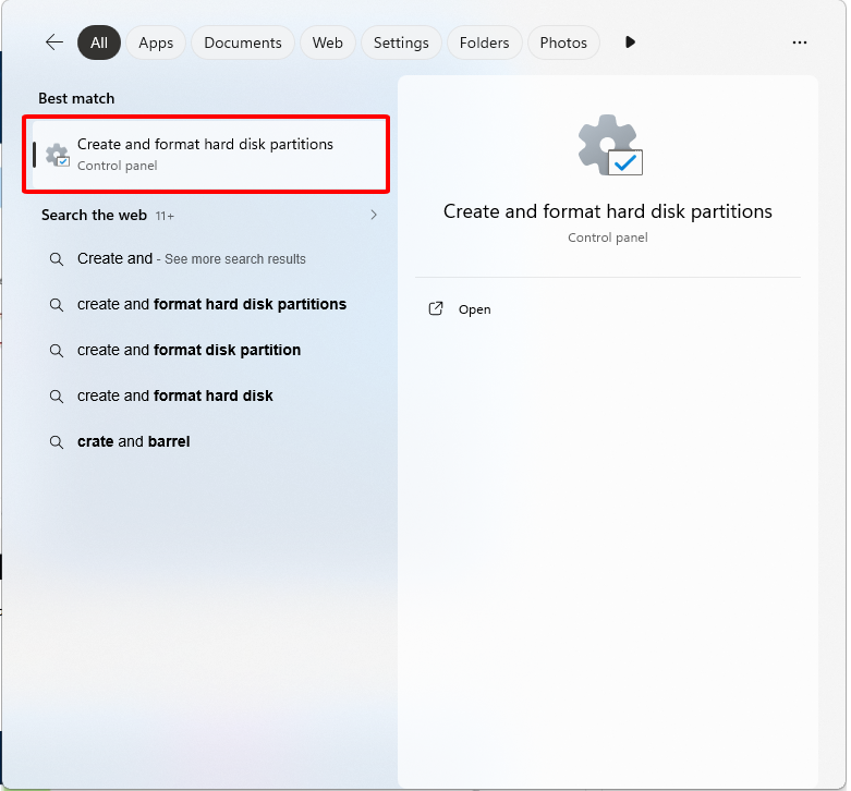 Vào W gõ Create and format hard disk partitions